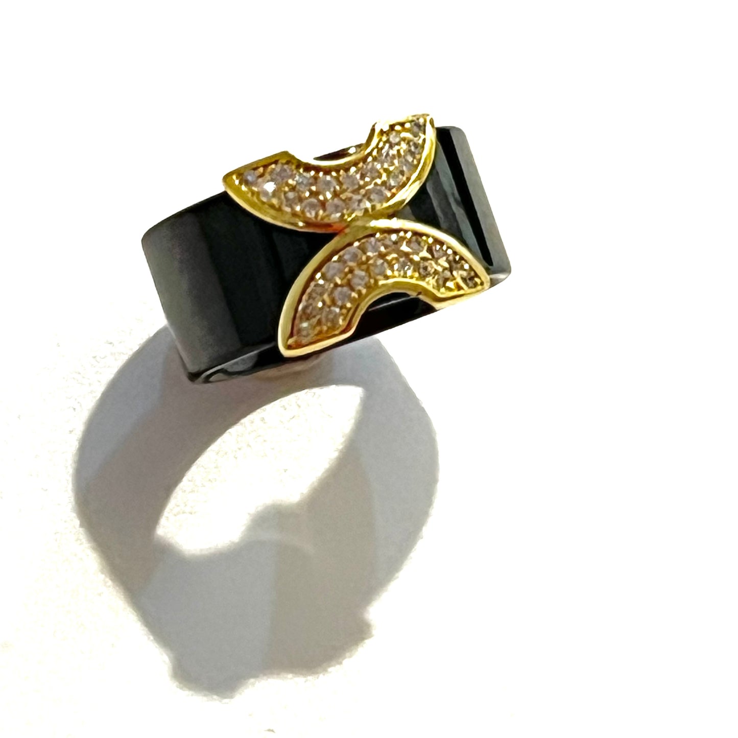The Obsidian Crest Ring-Gold LM