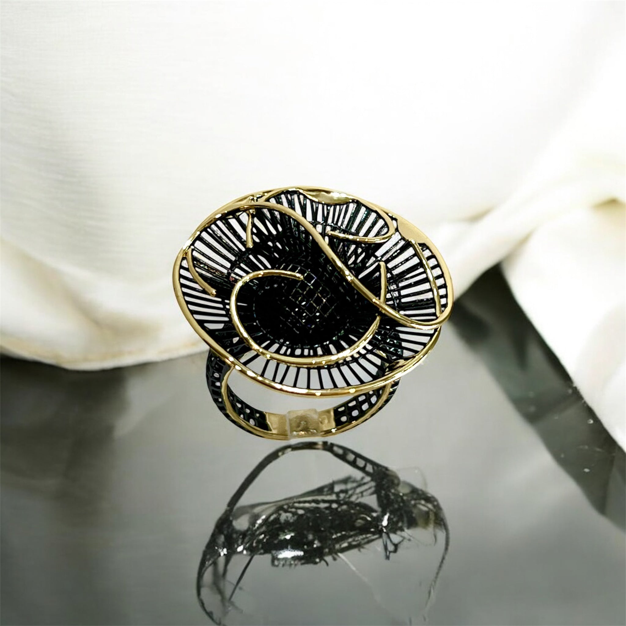 Abstract Orbit Filigree Statement Ring-Gold Black"LM"