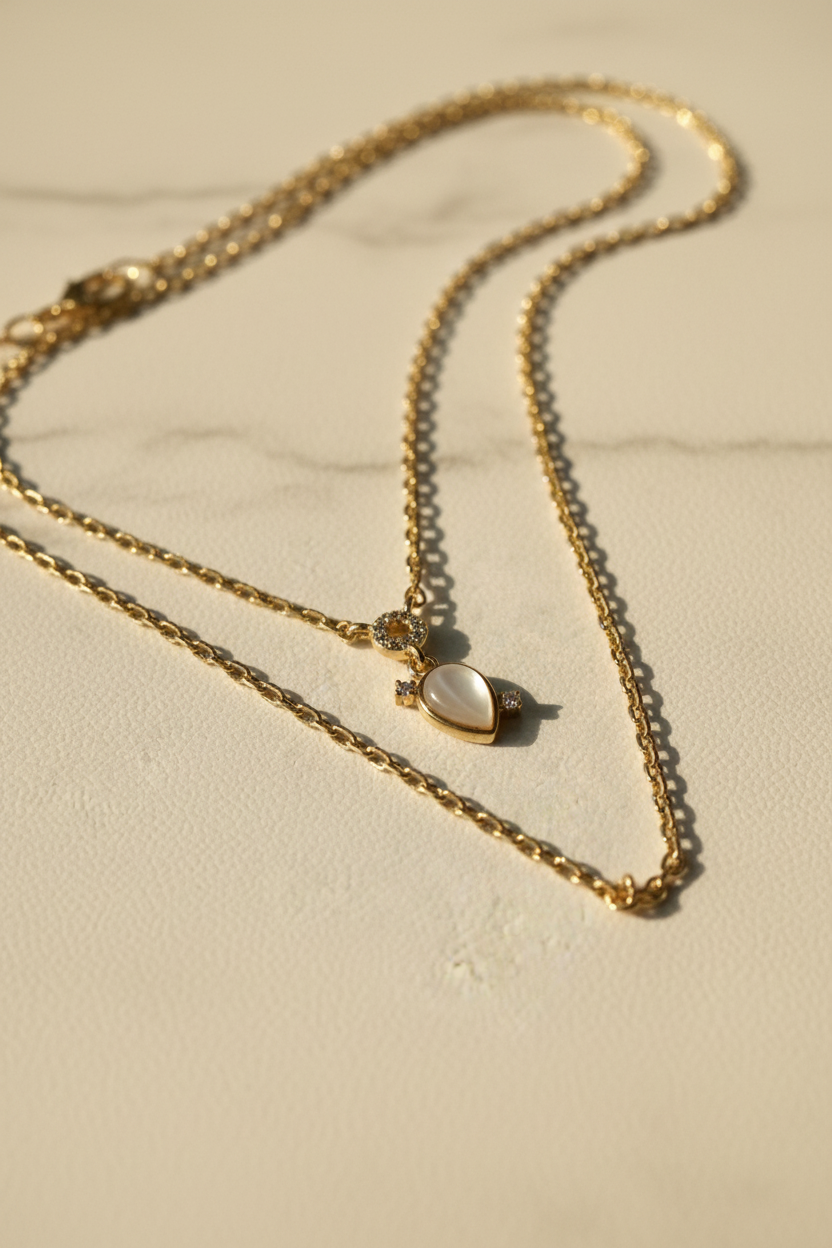 Teardrop Charm Necklace – Mother of Pearl