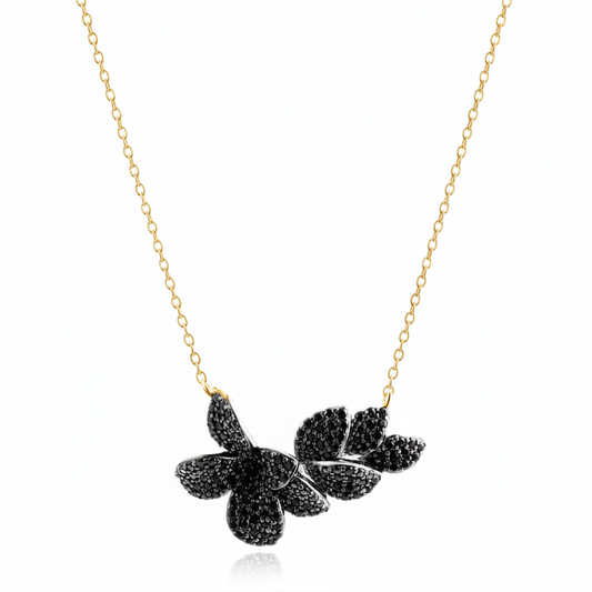 Yellow gold delicate chain necklace